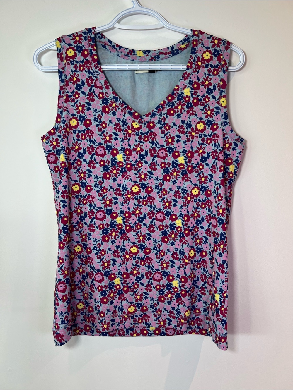 Denver Hayes Women’s Large Floral V-Neck Tank